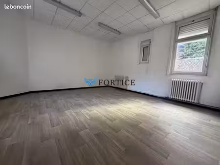 bureaux 23 m² lens