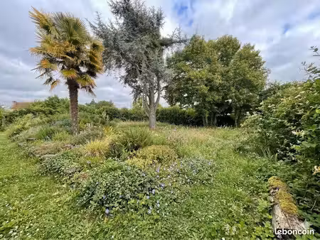 terrain viabilisé de 950 m² à lons proche mairie