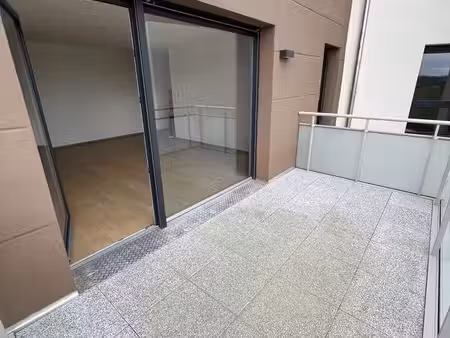 à louer – bel appartement 2 pièces avec balcon de 8 m² et 2 parkings – lingolsheim