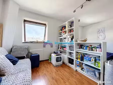 studio 1 pièce 28 m²