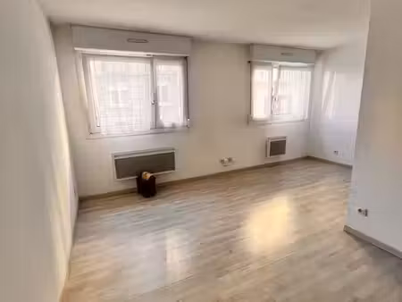 studio 1 pièce 31 m²