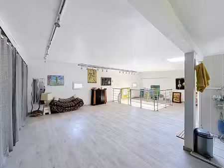 montreuil  proche rosny et du metro la dhuys  dans une copropriete a 2  appartement en dup