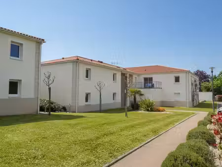 appartement t3 -68 m2 avec balcon et parking le poire sur vi