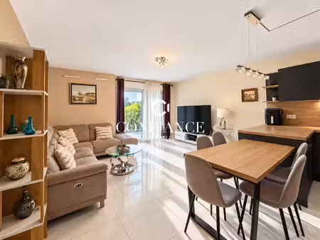 06270 - villeneuve-loubet -4 pièces renove rdj 90m2 d'exterieur
