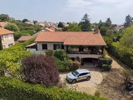 chaponost – élégante maison familiale avec possibilité de deux logements indépendants – te