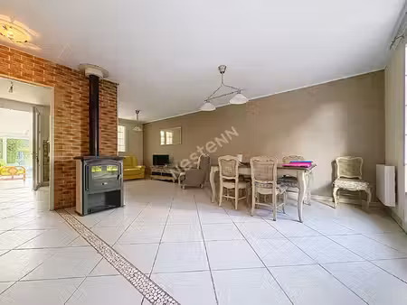 maison de plain-pied à soulaire et bourg - 2 chambres - jardin - véranda