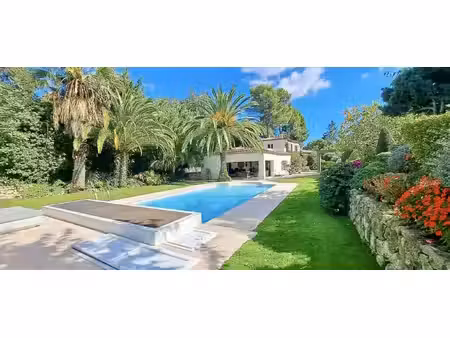 villa d'exception au coeur d'un écrin de verdure