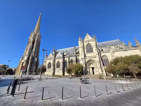 bordeaux  basilique st michel t2  2 place duburg  33000
