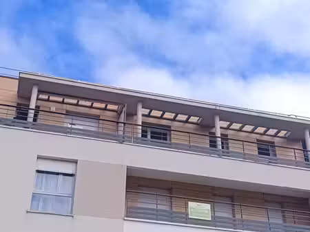 exclusivite - a vendre appartement 4 pieces de 82 62 m2  bur