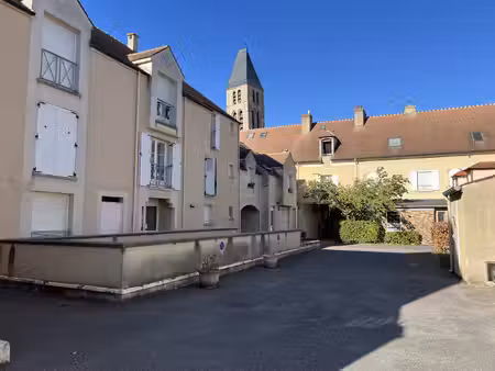en centre ville 2 pieces avec balcon et parking