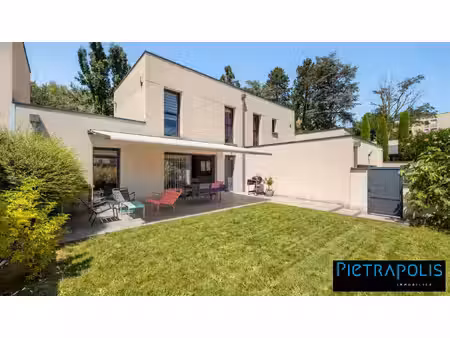 maison contemporaine : limonest hypercentre