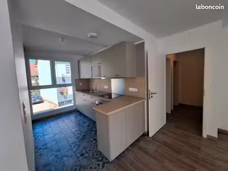 a louer t3 dans petite résidence