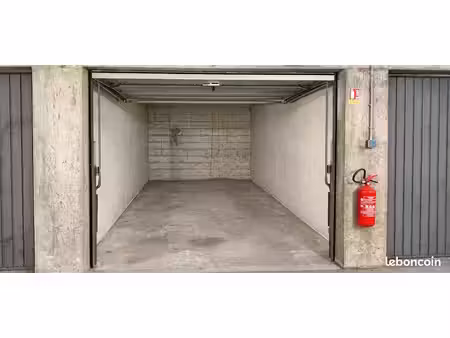 ◊ grand garage fermé / box sécurisé – gaillard  frontière moëllesulaz thonex