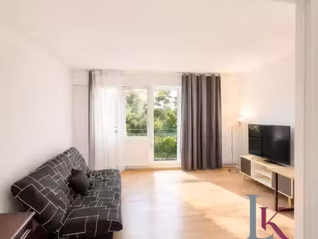 studio 1 pièce 28 m²