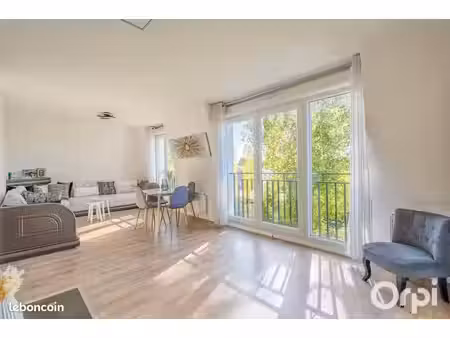 appartement 3 pièces 84 m²