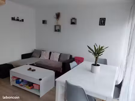 appartement 3 pièces de 62 m² avec balcon  cave