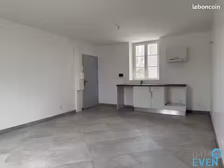 studio 1 pièce 28 m²