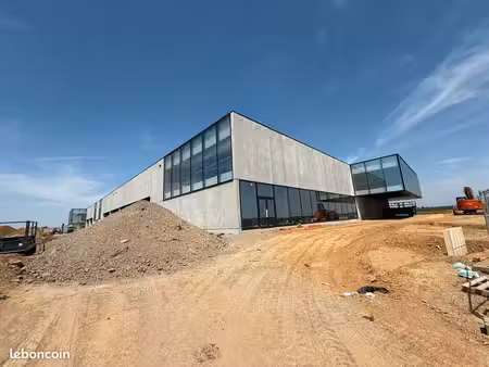 local d'activite 536 m² le mesnil-amelot
