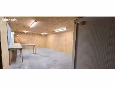 entrepot 200m²