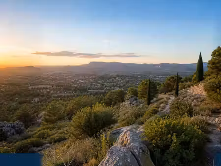 rare domaine en pierres - 735 m2 habitables (terrain 21599 m2)