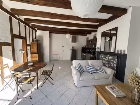 location meublée t2 de 49m²? vannes centre historique (proche halles)