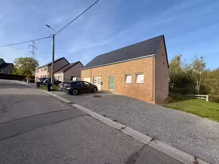 maison 4 façades une chambre avec bureau et garage