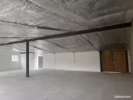 entrepôt 200m2 (atelier  stockage  local commercial  dépôt)