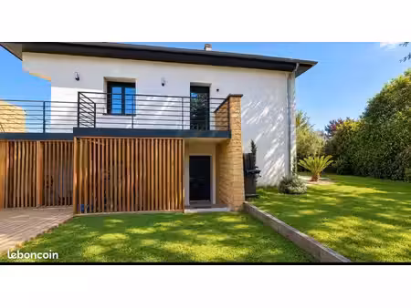 maison entièrement rénovée – 146 m² – 4 chambres – piscine – cailloux-sur-fontaines