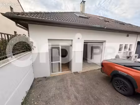 bureau 95 m²