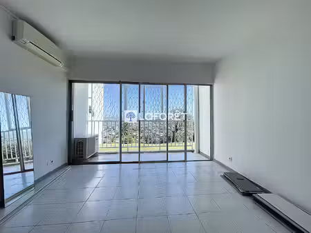 a vendre : appartement t2 dans une résidence sécurisée sur la route des religieuses