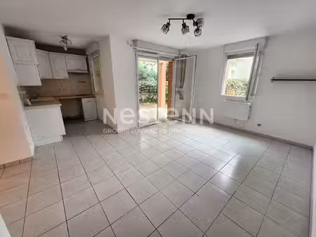 toulouse a vendre t2 en rez-de-jardin 39.28m² - parking - jardin -piscine