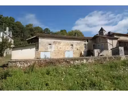 fermette à restaurer 64 m2 et 150m² de dépendances avec four à pain en état