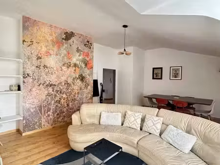 rodez – centre historique - t3 meublé de 61 m²