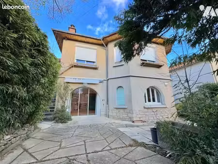 maison 5 pièces 136 m²