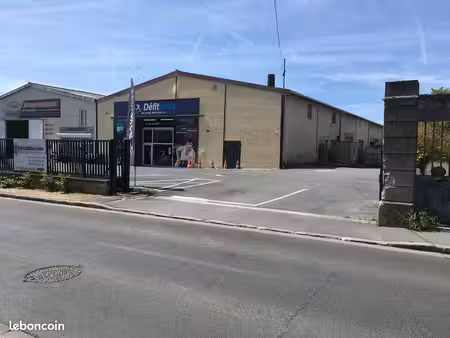 local d’activite / entrepot a louer 320 m²
