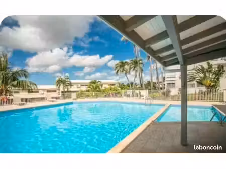 t2 vue mer marina gosier piscine