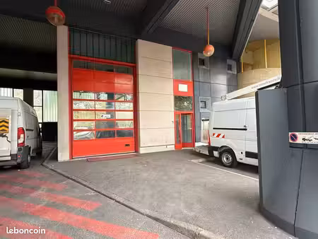 local d'activite 245 m² saint-denis