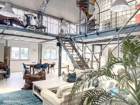 loft/atelier/surface 3 pièces 157 m²