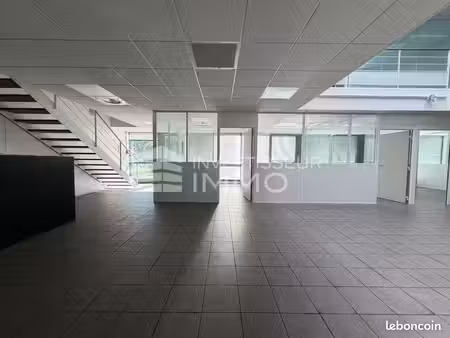 local bureaux 1 145 m²