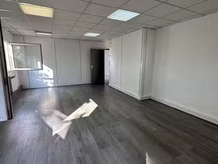 a louer - bureaux - 67 m²