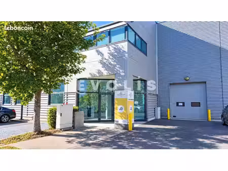 local d'activité 932 m²