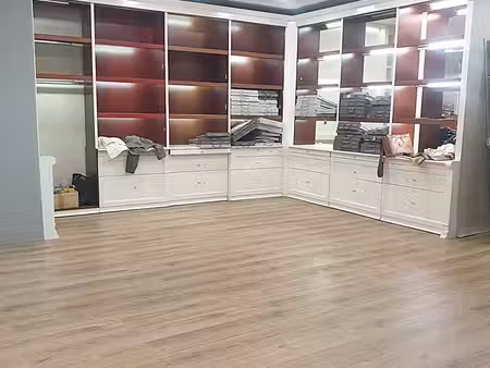 bureau 97 m²