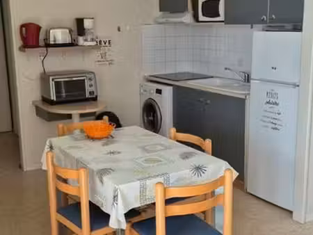vends f3 meublé de 47 m2