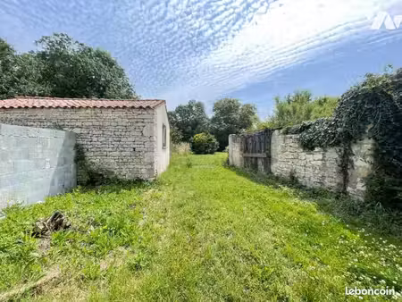 terrain 1103 m² thaire