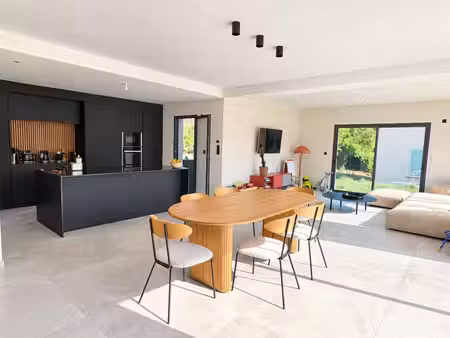 maison de luxe à vendre à chazay-d'azergues