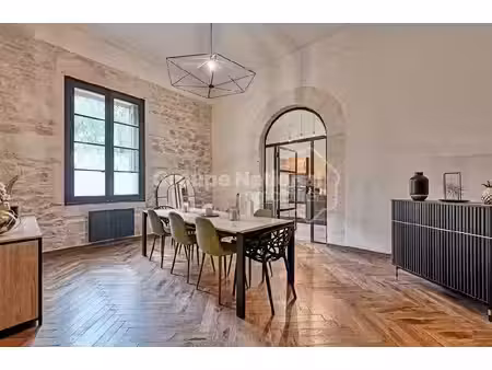 nîmes arènes ? appartement de caractère de 150 m² rénové avec goût