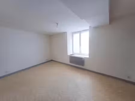 location appartement 2 pièces 33 m² à nogent-sur-vernisson (45290)  335 €