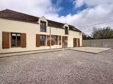 location maison 4 pièces 110.92 m² à les ormes-sur-voulzie (77134)  965 €