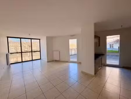 location appartement 3 pièces à caen le port - ste-thérèse (14000) : à louer 3 pièces / 74
