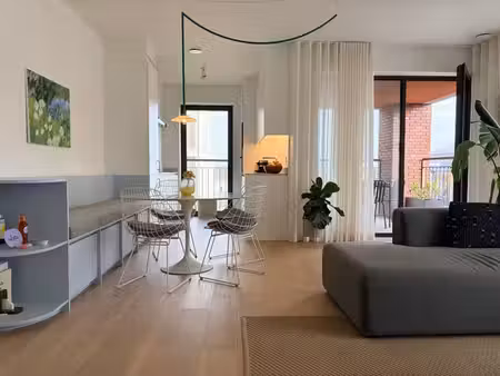appartement de luxe lumineux de 2 chambres (93 m²) à louer
